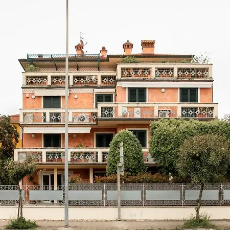2-bedroom Apt, With Balcony & Aircondition - 50 M From The *