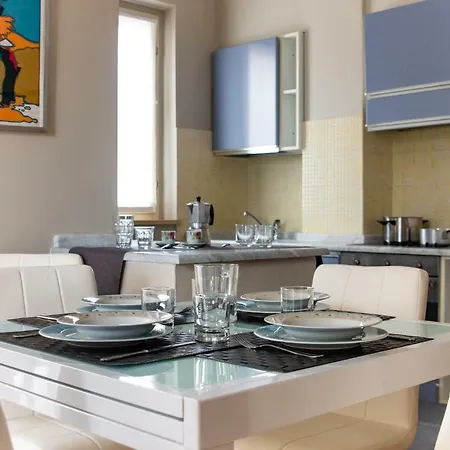Lägenhet 2-bedroom Apt, With Balcony & Aircondition - 50 M From The Marina di Pietrasanta
